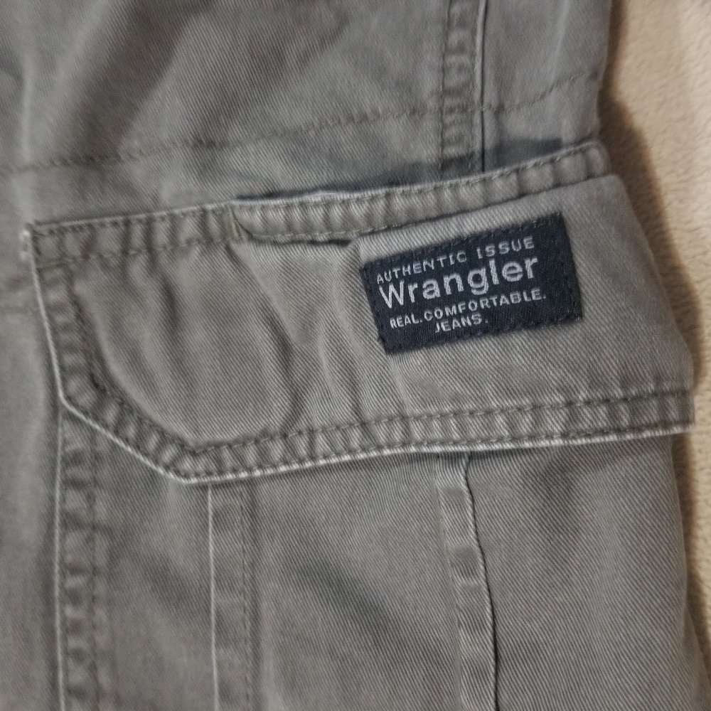 Wrangler size 44 men's denim shorts - Picture 3 of 4